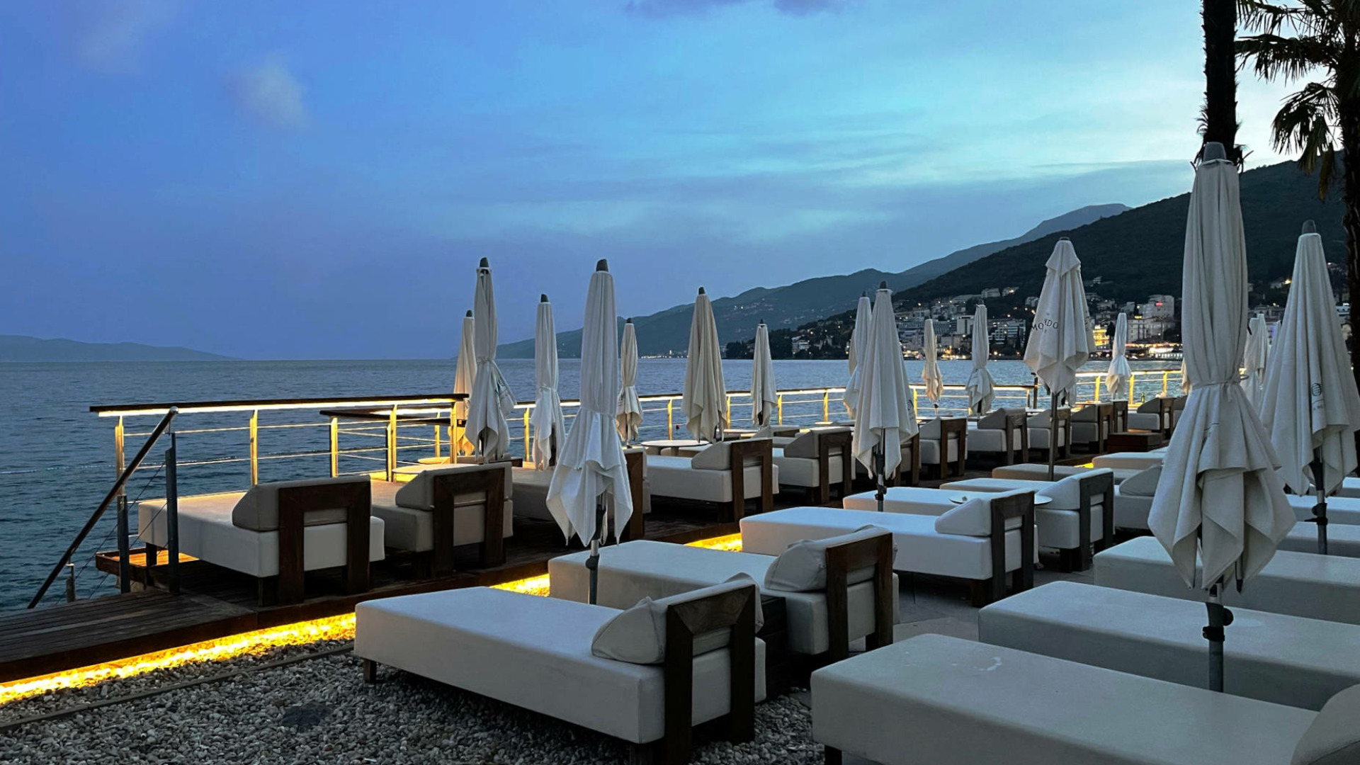 Partnership estive con spiagge, club, café e chioschi. I luxury brand incrementano e investono sull’hospitality, collaborazioni tra maison e strutture esclusive